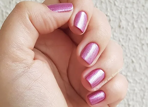 Unhas com Esmalte Cozete Gomes Princess