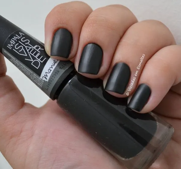Unhas com Esmalte Isis Valverde Fosco Manuela