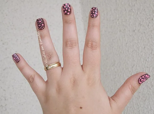 Unhas Decoradas com Caneta Risqué